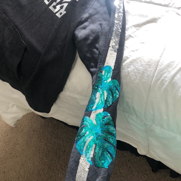 pink pullover! - Picture 2 of 3